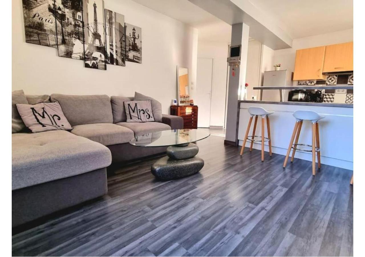 Superbe Appartement Avec Jardin Proche Versailles Saint-Cyr-lʼÉcole Exterior foto